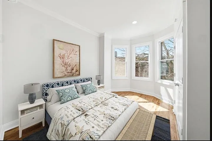 37 Astoria Pl #2 — Photo 4