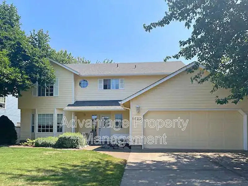 1622 SW Country Club Pl