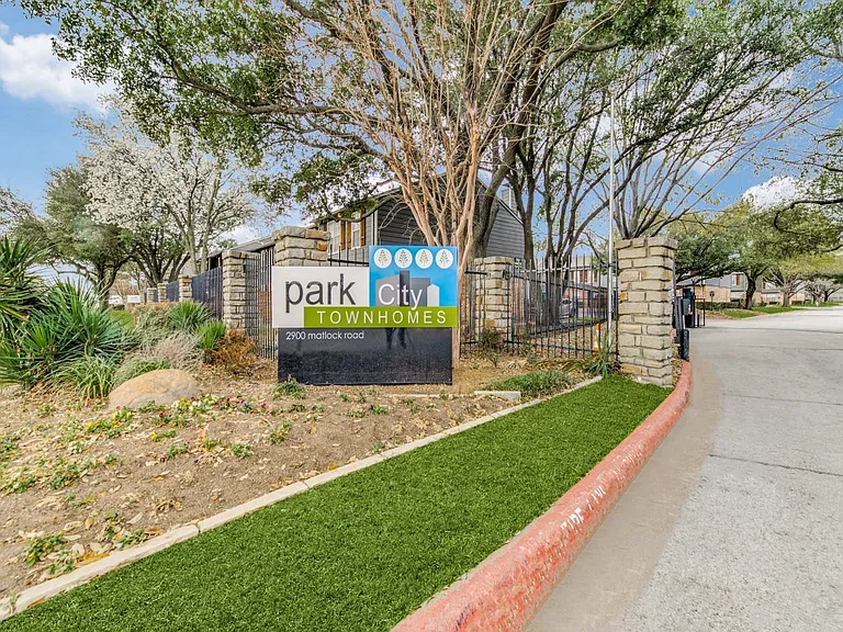 Park City Townhomes — Photo 23
