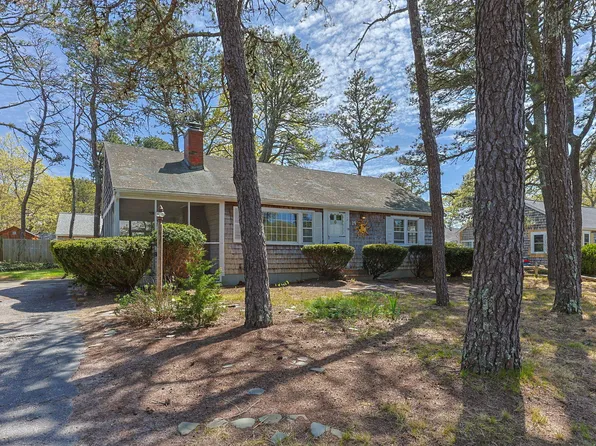 19 Hickory Lane, South Dennis, MA 02660