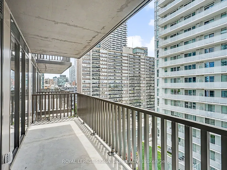 109 Erskine Ave #1111 — Photo 21