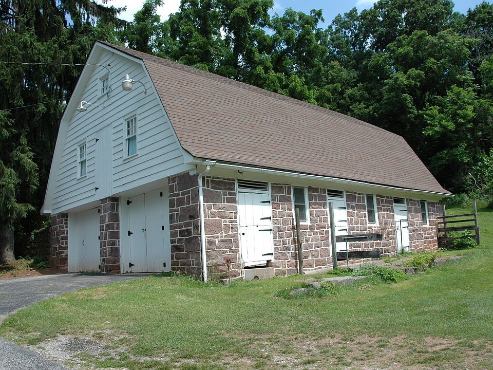 2nd image of 1251 Cherry Orchard Rd