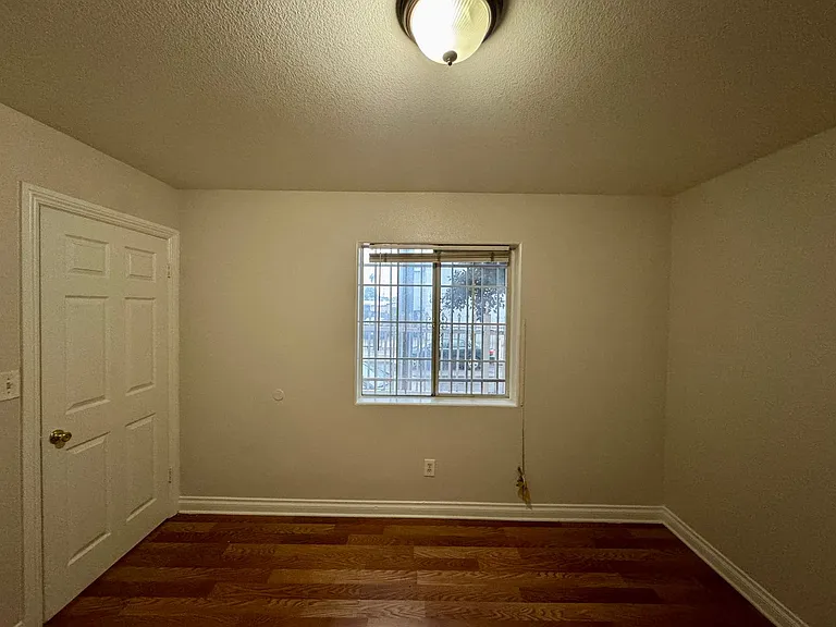 10524 S Avalon Blvd — Photo 6