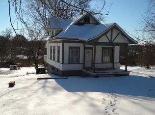 3723 Rogers Rd NW, Cedar Rapids, IA 52405