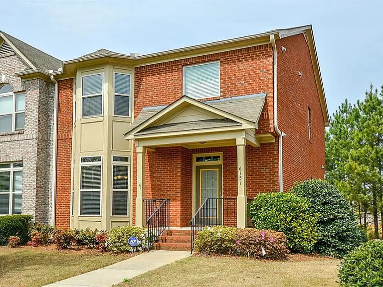 6151 Thorncrest Dr #6151 — Photo 1