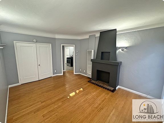 3rd image of 1119 E 4th St APT M