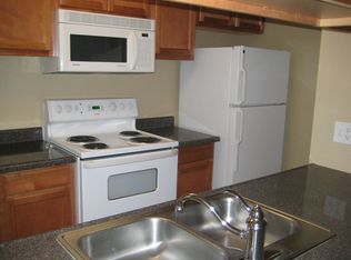 2223 Sylmar Ave APT 2, Clovis, CA 93612