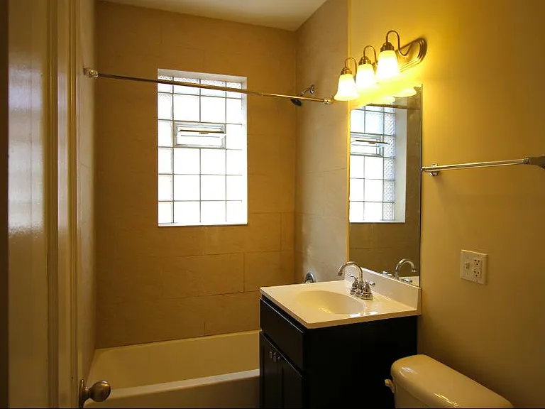 4027 N Monticello Ave — Photo 5