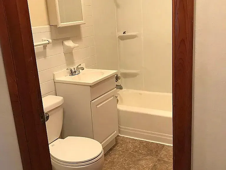 1407 Oakland Pkwy — Photo 9