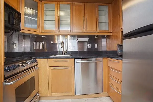 Rented by Keller Williams NYC | media 8