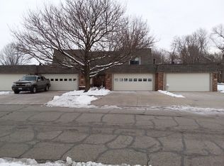 2930 Stephanos Dr, Lincoln, NE 68516