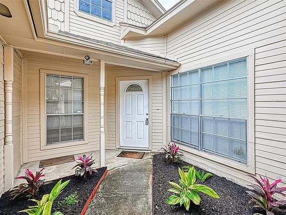 3rd image of 1718 Whiteback Dr