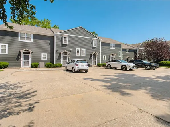 913 W 41st Pl, Kansas City, MO 64111