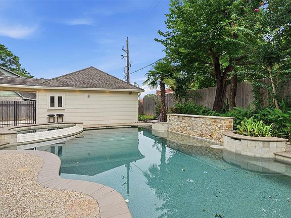 5th image of 8310 Mentmore Dr
