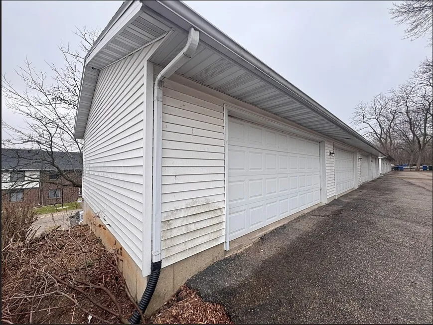 RM 2367 Chalet Gardens Road — Photo 2
