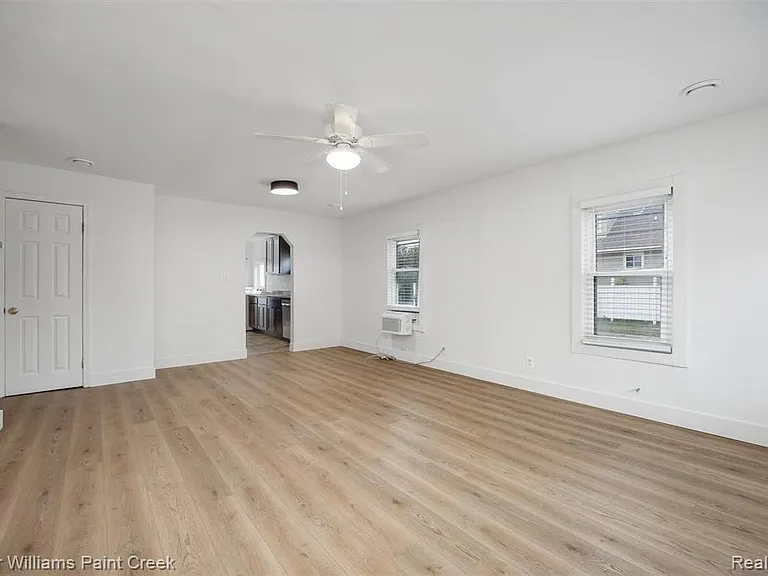 23465 Easterling Ave — Photo 8