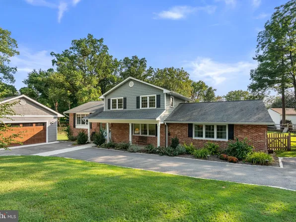 384 Eagle Hill Rd, Pasadena, MD 21122