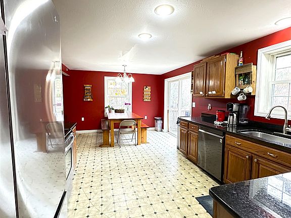 5th image of 83 Jefferson Drive