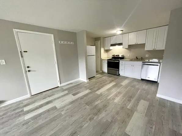 14B Mayberry Dr Unit 8, Westborough, MA 01581