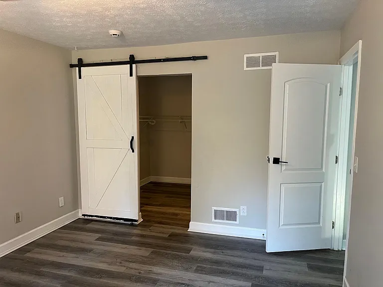 5163 Chateaugay Dr — Photo 17