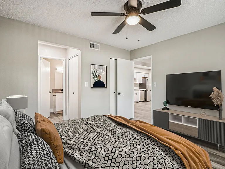 Sunrise in Chandler Apartments — Photo 97