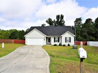 289 Pebble Ln, Raeford, NC 28376