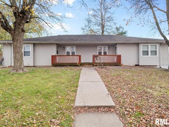 2 Ivy Hill Dr, Riverton, IL 62561