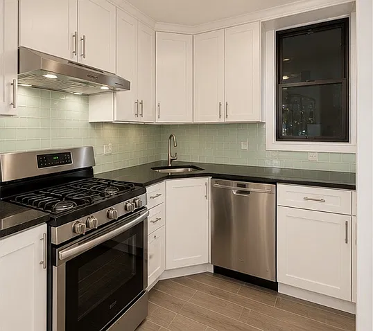 2 bed, 850 sqft, $2,700 — Photo 1