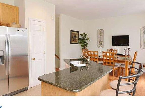 5th image of 322 Rockmeade Dr
