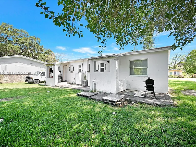 555 NW 90th St #EL — Photo 39