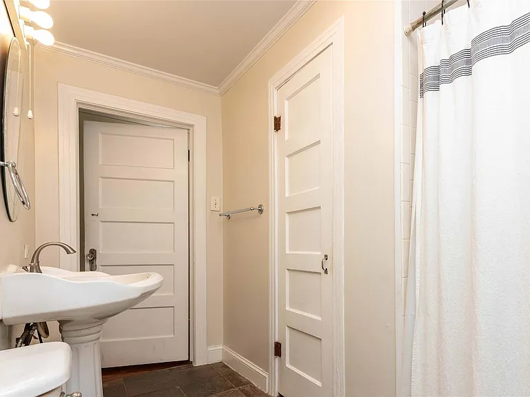 406 Lexington Rd #1 — Photo 16