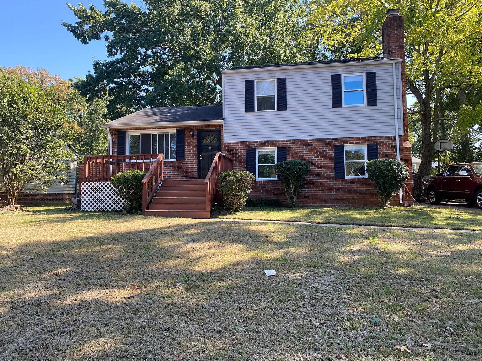 3 bed, 1.5 bath, 1800 sqft, $1,850 — Photo 2