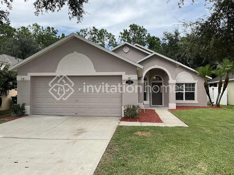 2492 Glasbern Cir