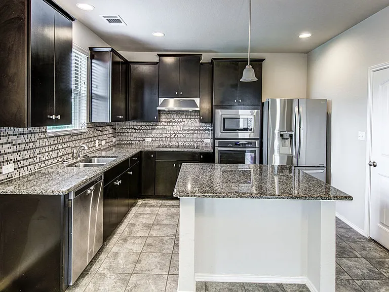 17324 Brittle Ln — Photo 11