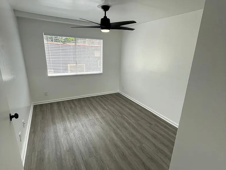 VRA27 LLC- "Villa Regency Apartments" — Photo 16