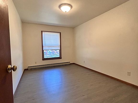 5th image of 425 Colfax St #5