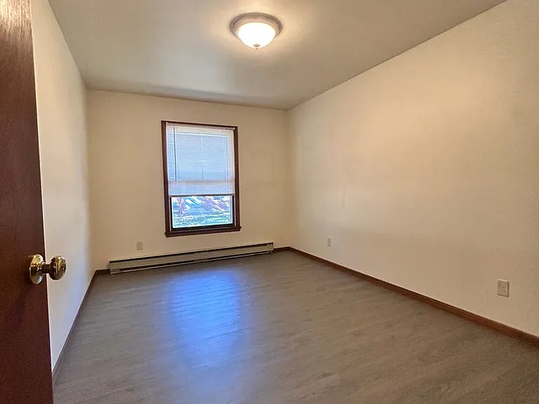 423 Colfax St — Photo 5