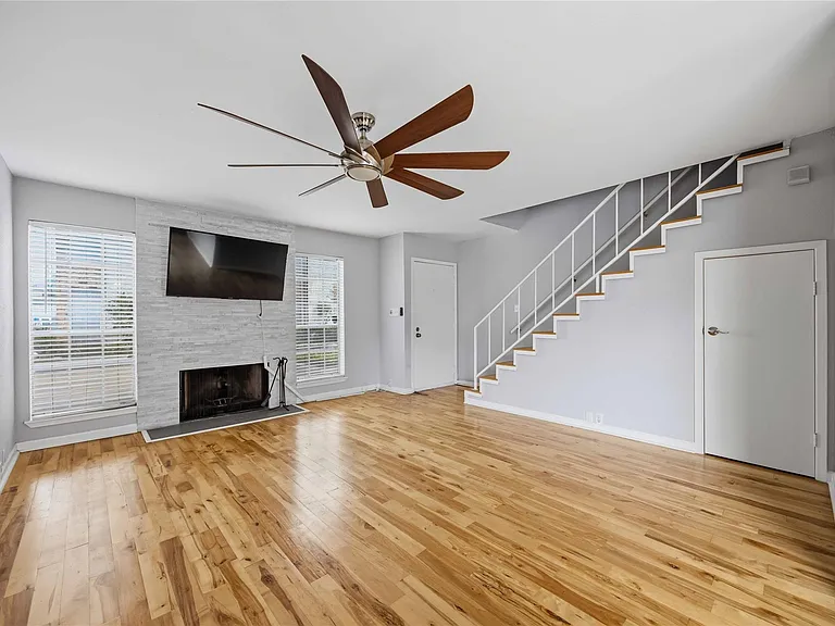6201 Beverlyhill St #30 — Photo 5