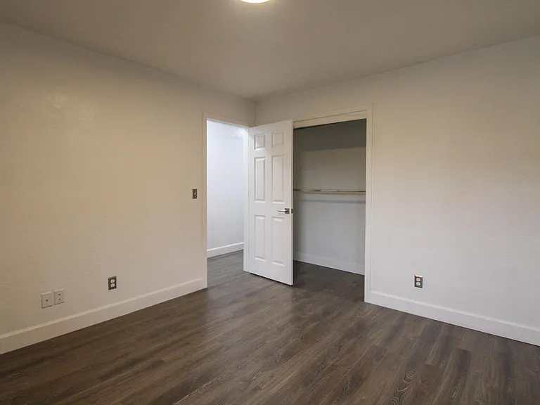 1170 Clearview Ave NE — Photo 18