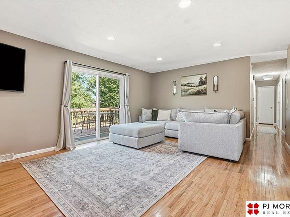 4th image of 5011 N 114th St