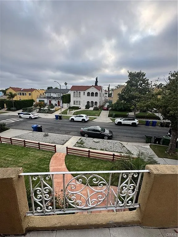 2 bed, 1800 sqft, $4,000 — Photo 4