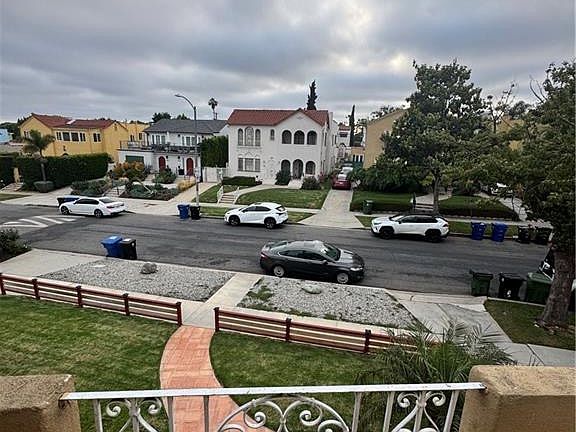 4th image of 1046 S Citrus Ave #1046