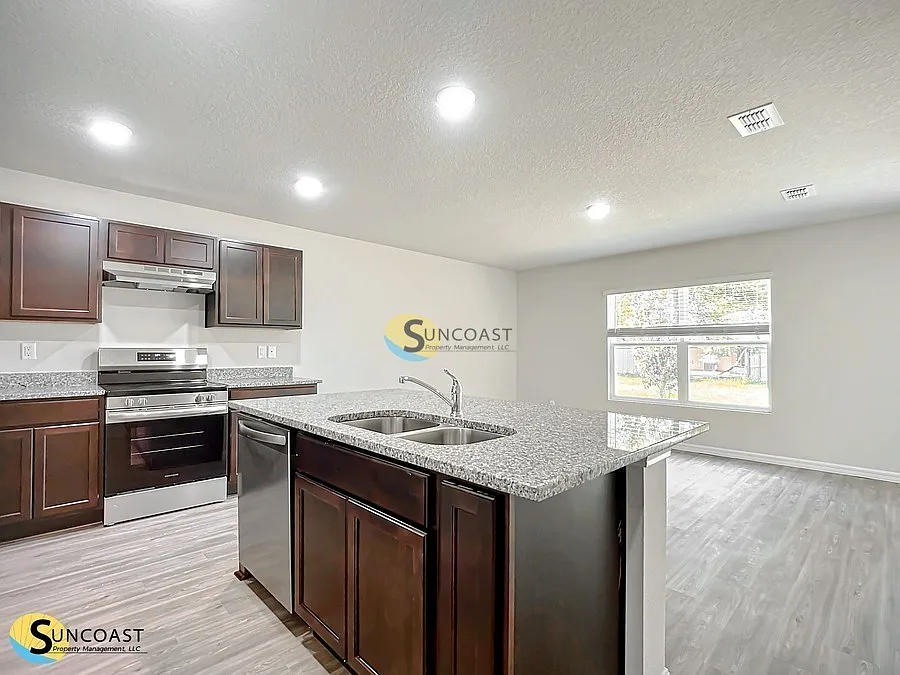 2BR Duplex in Palm Coasts' "B" Section! — Photo 2