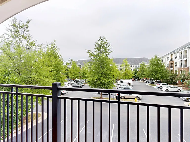 Signal Hill Apartment Homes — Photo 49