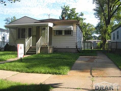 2nd image of 277 Suburban St