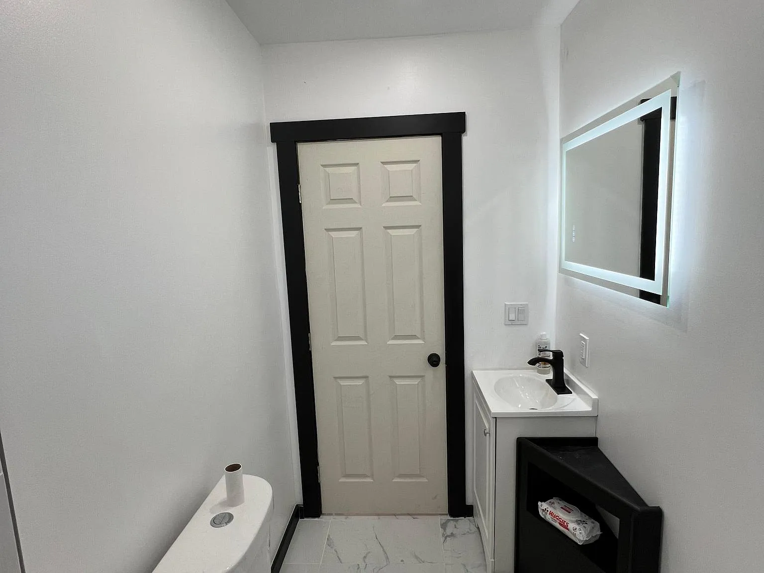 421 E Century Blvd — Photo 4