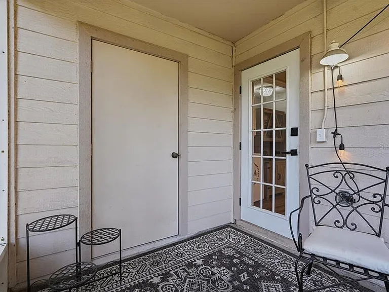 2120 Fletchers Point Cir — Photo 12