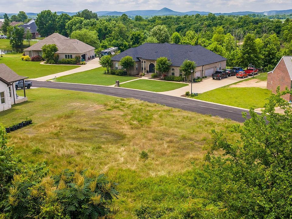1st image of River Road Cv