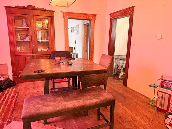 5th image of 329 W Ridgeway St