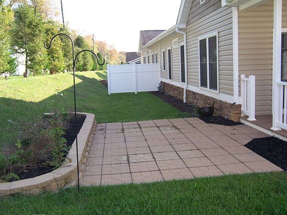 3rd image of 11545 Meadowood Dr